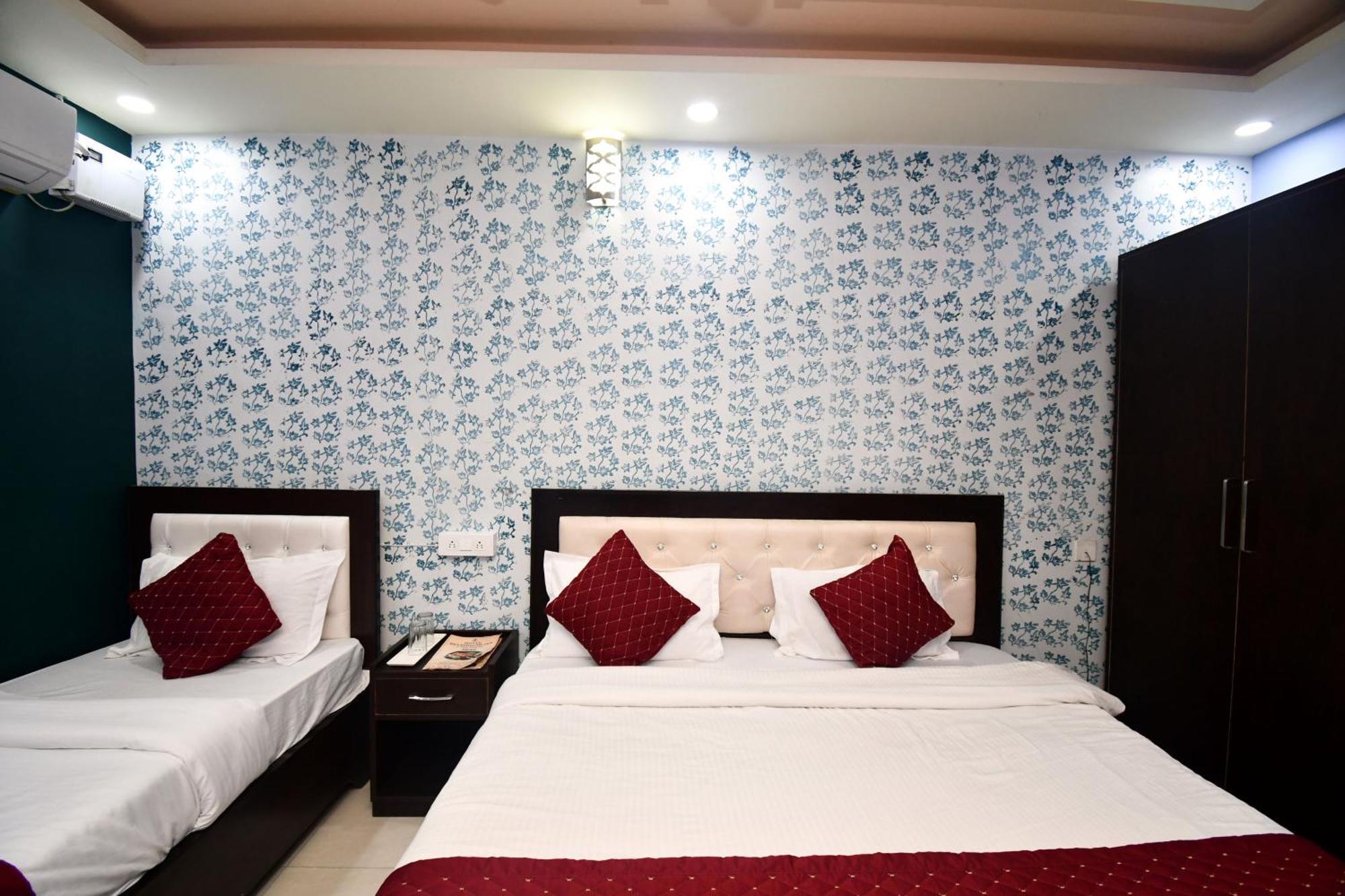 Hotel Dev Bhoomi Inn Risikés Kültér fotó
