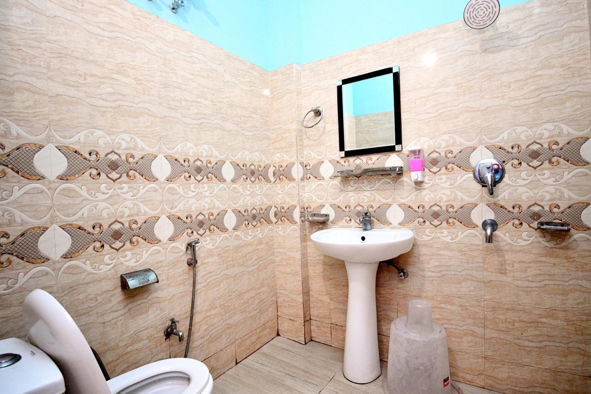 Hotel Dev Bhoomi Inn Risikés Kültér fotó